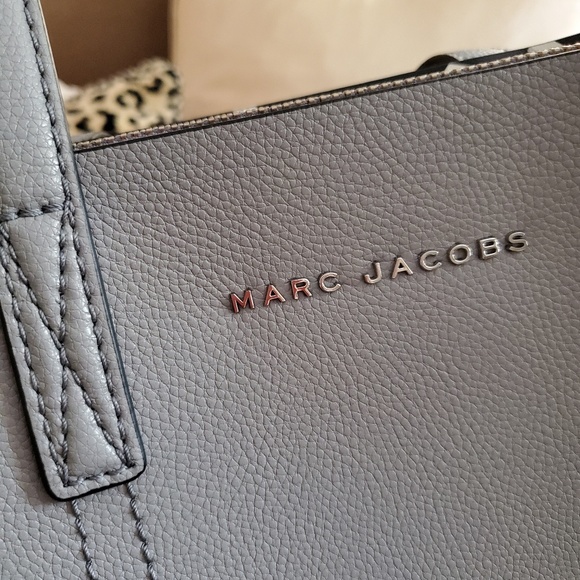 💯 Marc Jacobs Repeat Leather Tote NWOT - Picture 3 of 16